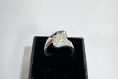 Srebrny pierścionek pr.925 /w. 6,33g / R: 12